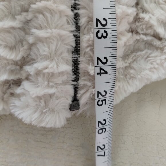 Women's MEDIUM Patagonia Fluffy Beige Vest - Picture 9 of 9